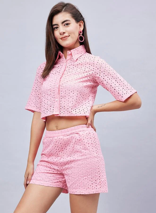 WineRed طقم منسق من شورت وبلوزة قصيرة بتفاصيل شيفلي